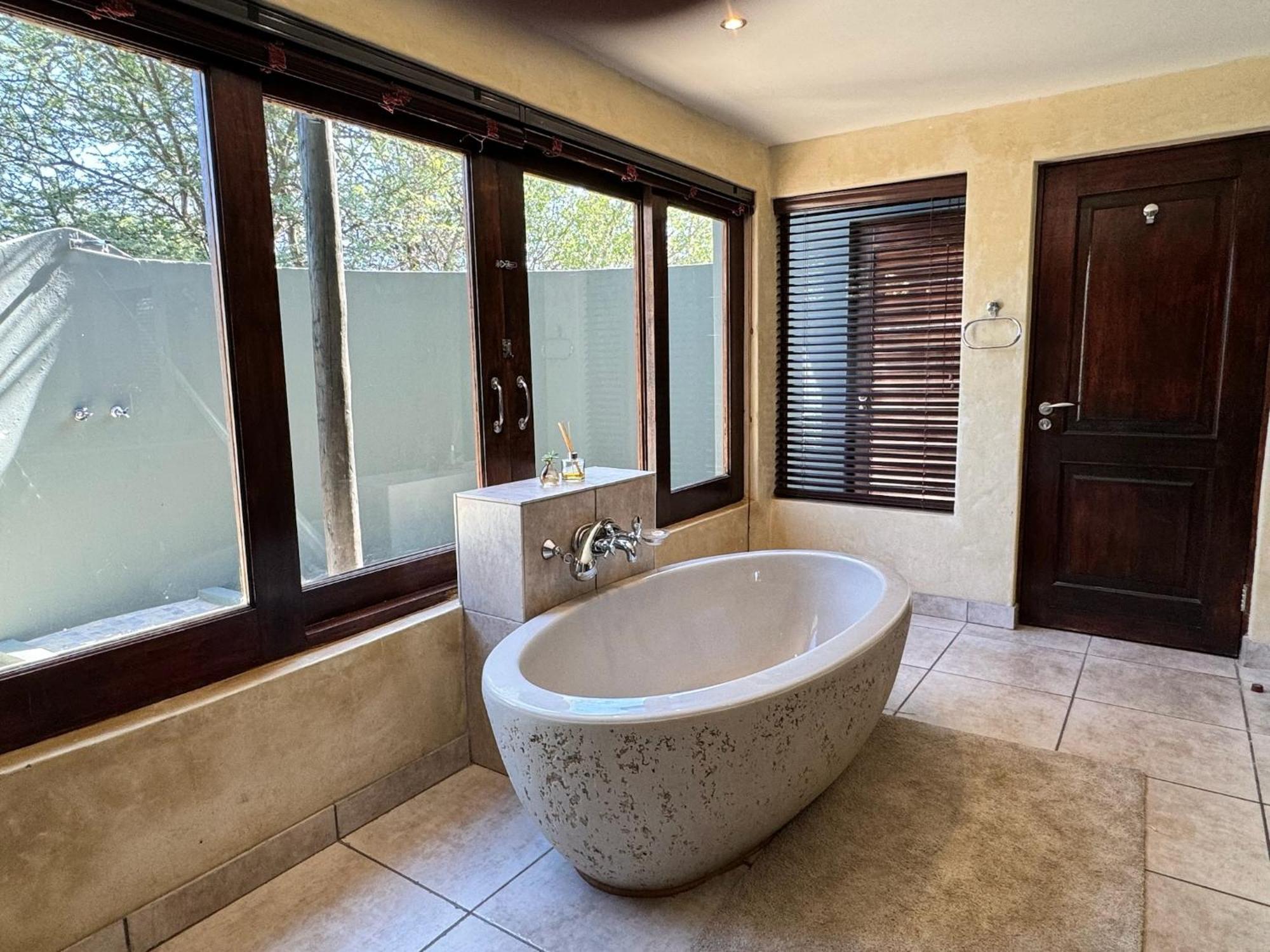 Pangolin Game Lodge - Self Catering, Incl 2 Game Drives Per Day Matlhagame Exteriér fotografie